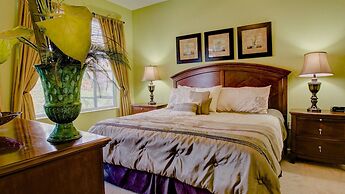 Heathrow Home with Pool at Windsor Hills