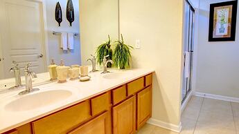 Heathrow Home with Pool at Windsor Hills