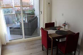 Apartments and Room Thea