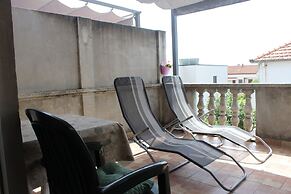 Apartments and Room Thea