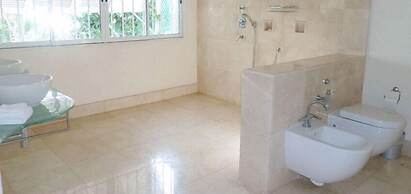 Landmark House & Cottage