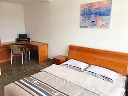 Taining Happy Stone Duplex Apartment