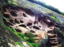 Taining Happy Stone Duplex Apartment