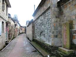 Taining Happy Stone Duplex Apartment