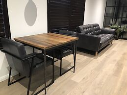 Timber Door Luxury Accommodation Geelong