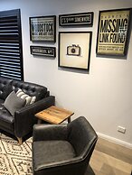 Timber Door Luxury Accommodation Geelong