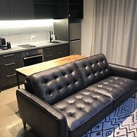 Timber Door Luxury Accommodation Geelong