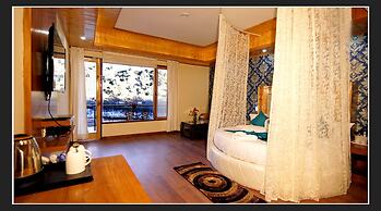 Grand Krisa Resort & Spa