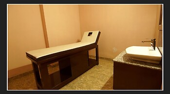 Grand Krisa Resort & Spa