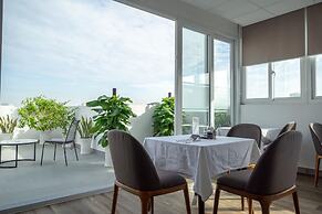 Parkhill Hotel & Apartment