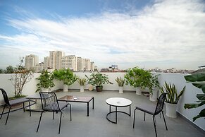 Parkhill Hotel & Apartment