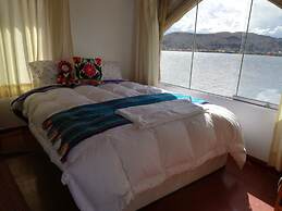Uros Lake Titicaca Lodge
