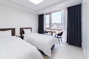 The Venezia Suite Hotel