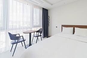 The Venezia Suite Hotel