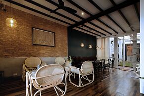 KhunLuang Hostel - Adults Only