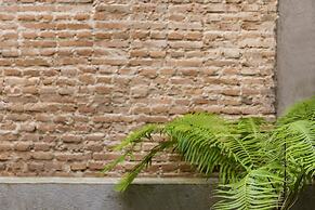 KhunLuang Hostel - Adults Only