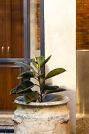 KhunLuang Hostel - Adults Only