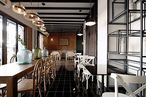 KhunLuang Hostel - Adults Only