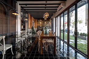 KhunLuang Hostel - Adults Only