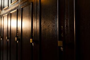 KhunLuang Hostel - Adults Only