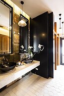 KhunLuang Hostel - Adults Only