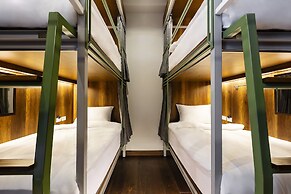 KhunLuang Hostel - Adults Only