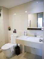 Locals Sathorn Siamese Nang Linchee