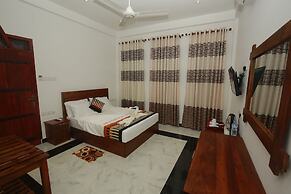 Yala Hotel River Front