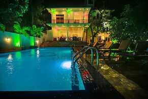 Yala Hotel River Front