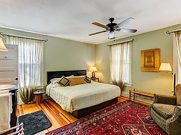 Adora Inn