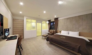 Gimpo Assem Hotel