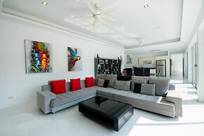 Kamala Contemporary 3 Bedrooms Pool Villa