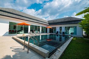 Kamala Contemporary 3 Bedrooms Pool Villa