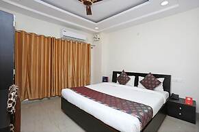 Hotel Sahu Near Kashi Vishwanath Temple Gate