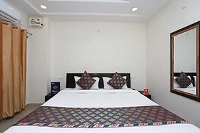 Hotel Sahu Near Kashi Vishwanath Temple Gate