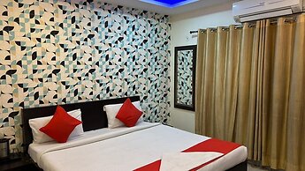 Hotel Sahu Near Kashi Vishwanath Temple Gate