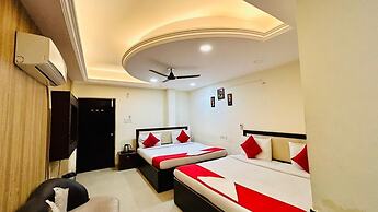 Hotel Sahu Near Kashi Vishwanath Temple Gate