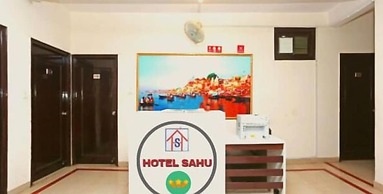 Hotel Sahu Near Kashi Vishwanath Temple Gate