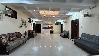 Hotel Sahu Near Kashi Vishwanath Temple Gate