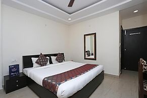 Hotel Sahu Near Kashi Vishwanath Temple Gate