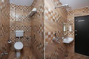 Hotel Sahu Near Kashi Vishwanath Temple Gate