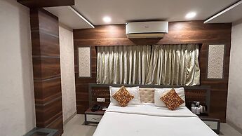 Hotel Sahu Near Kashi Vishwanath Temple Gate