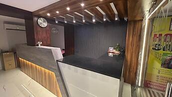 Hotel Sahu Near Kashi Vishwanath Temple Gate