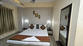 Hotel Sahu Near Kashi Vishwanath Temple Gate