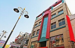 Hotel Sahu Near Kashi Vishwanath Temple Gate