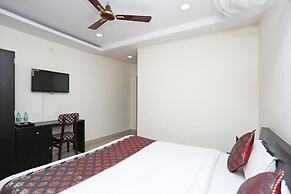 Hotel Sahu Near Kashi Vishwanath Temple Gate