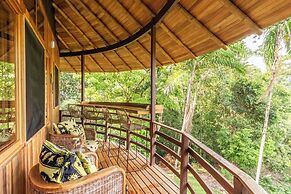 Paradise Lodge