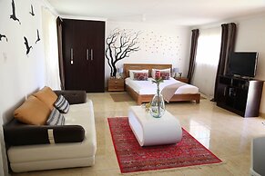 Denver Echo- Executive Guest House