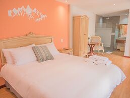 Casona 1914 Quito - Gothic Cathedral View Rooftop