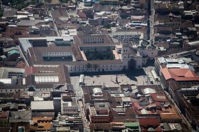 Casona 1914 Quito - Gothic Cathedral View Rooftop